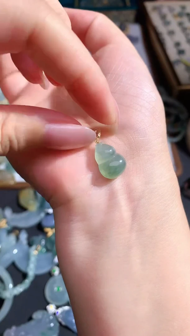 颈饰18K金镶嵌翡翠20250930162