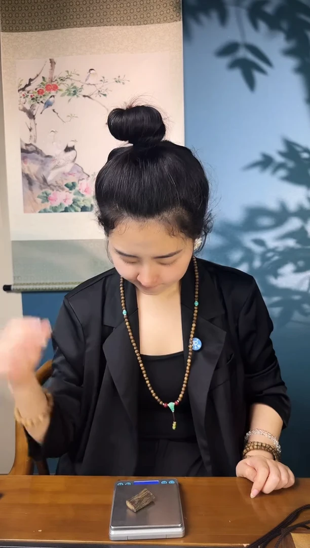 吊坠沉香大*兄带雕刻沉香吊坠牌