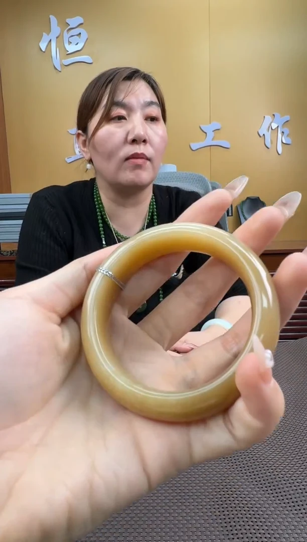 【闪购商品】和田玉手镯未镶嵌55