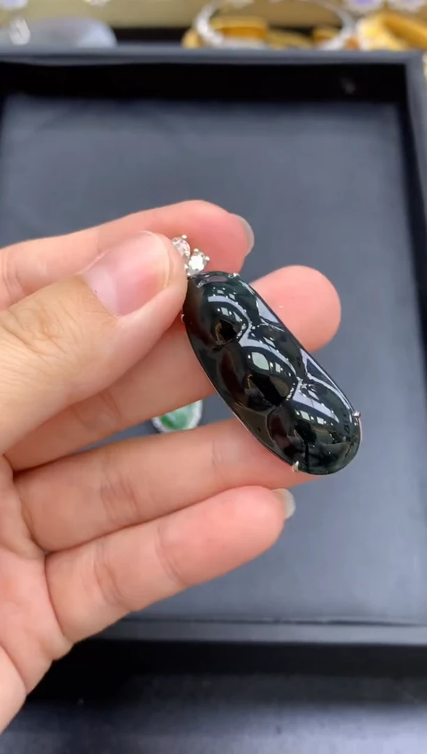 颈饰18K金镶嵌翡翠497-中国好珍宝