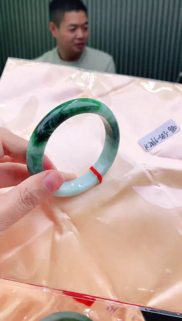 未镶嵌手镯翡翠58