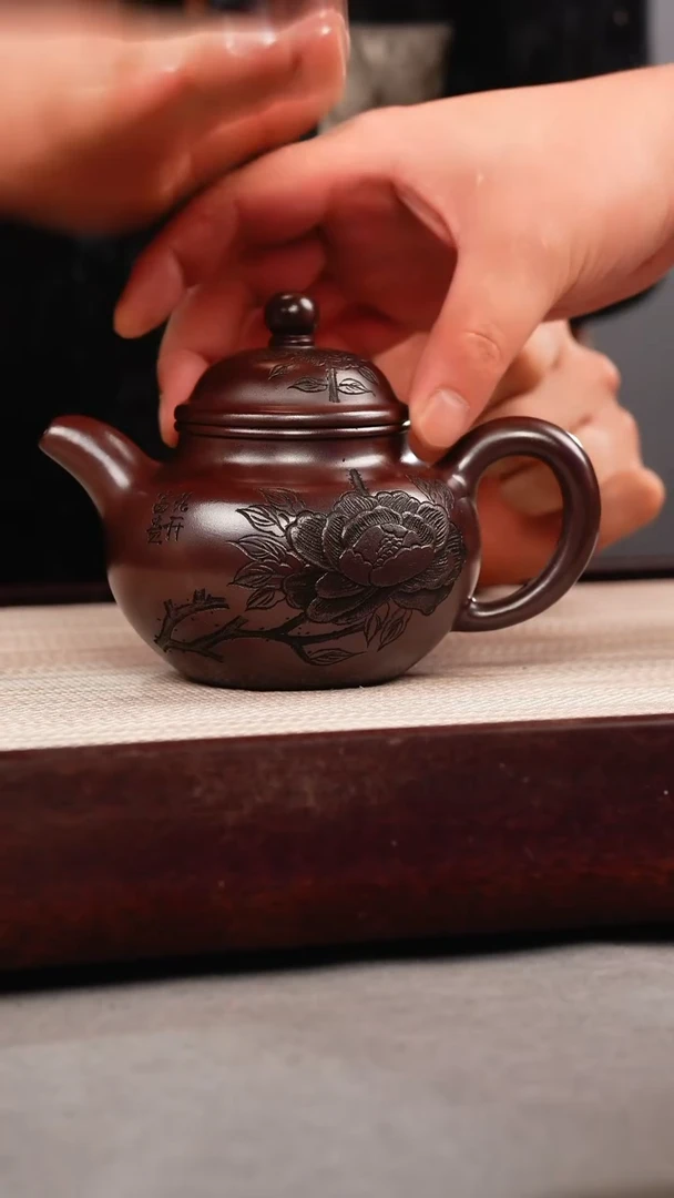 茶壶紫砂石红 掇球 牡丹