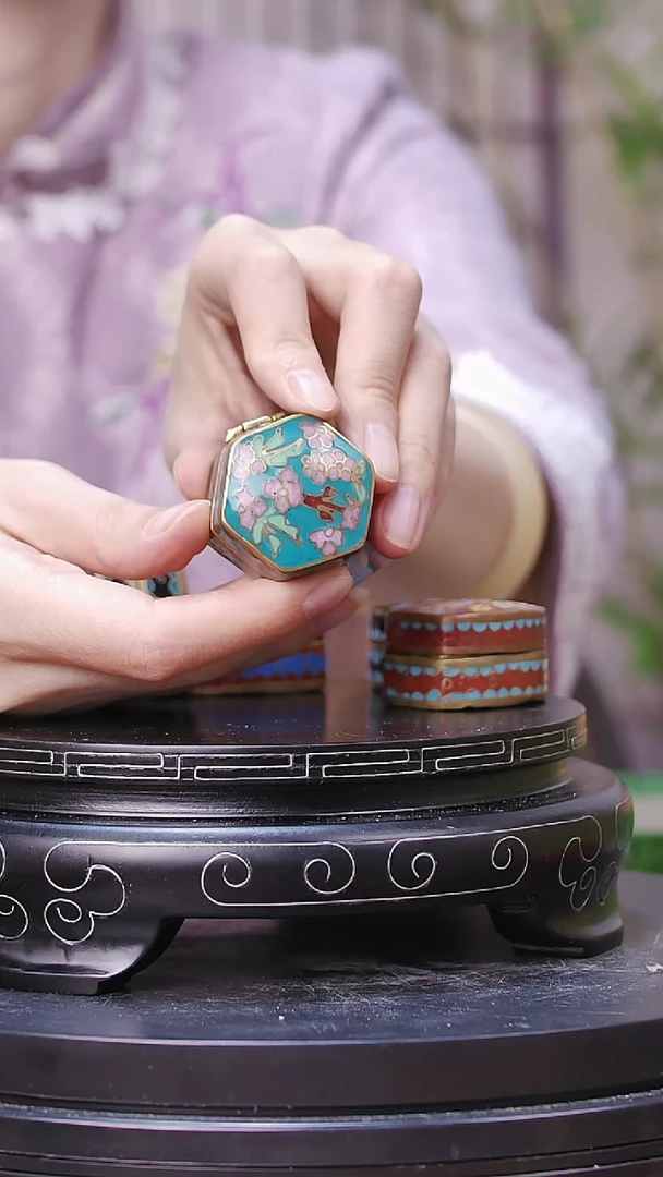 【闪购商品】非遗技艺 景泰蓝小粉盒湖蓝
