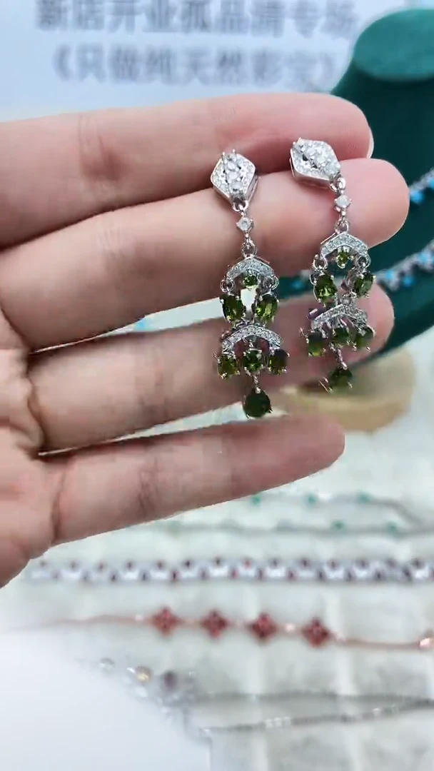 银S925镶嵌透辉石耳饰563ZB1120产品一个（多样性）