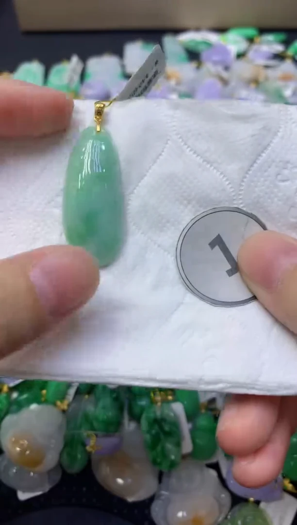 颈饰未镶嵌翡翠天然缅甸翡翠A货