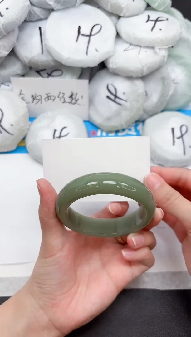 未镶嵌手镯石英质玉145-57.4