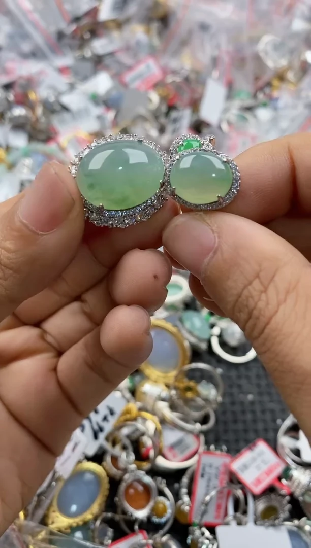 银S925镶嵌戒指翡翠666           8