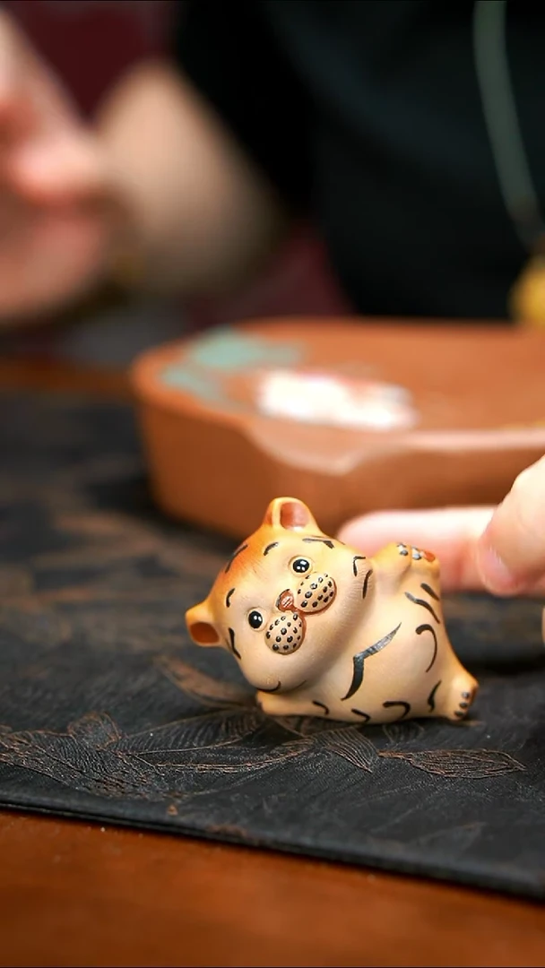 茶壶紫砂萌虎茶宠