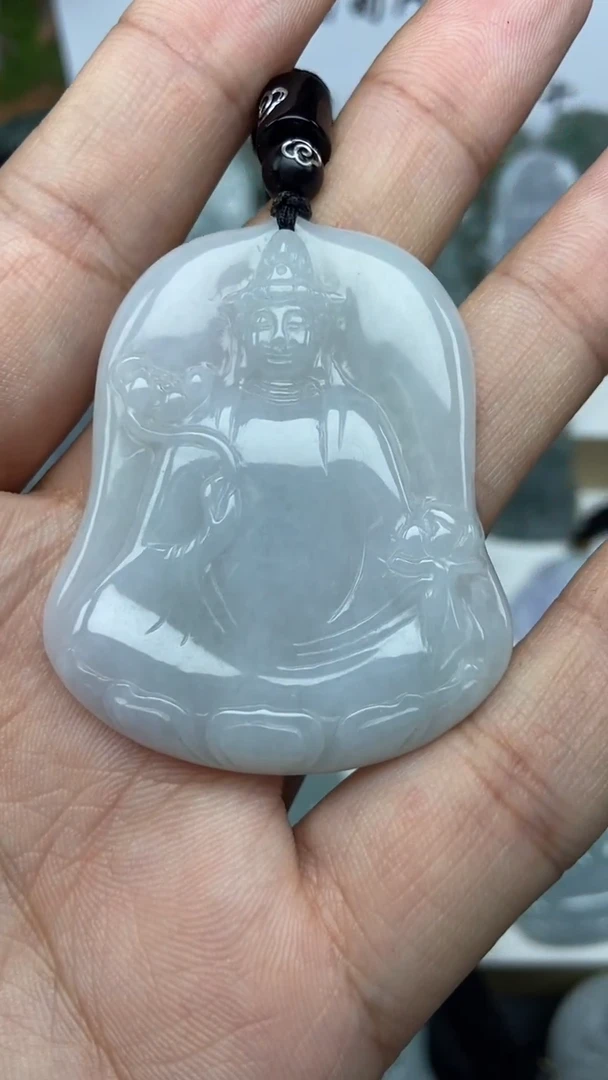 翡翠未镶嵌颈饰素衣观音