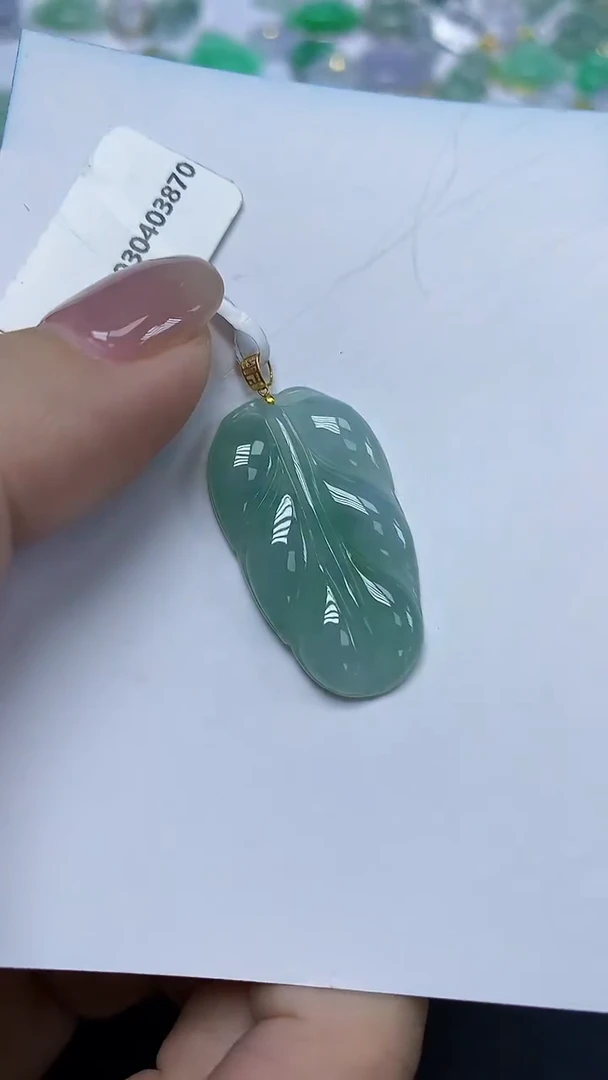 翡翠18K金镶嵌颈饰天然缅甸翡翠A货