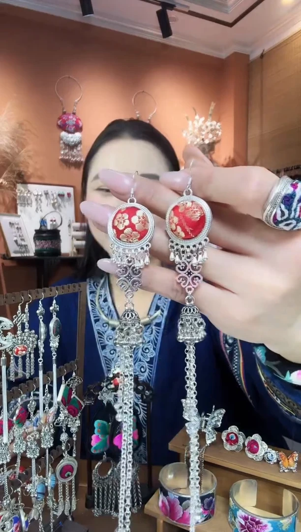 【闪购商品】刺绣纯手工民族风耳环