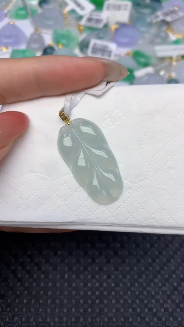 翡翠18K金镶嵌颈饰天然翡翠a货