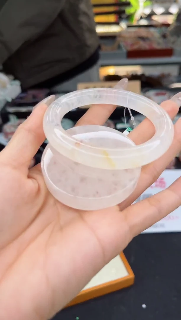 【闪购商品】石英质玉手镯未镶嵌56圈口（不退不换）106176