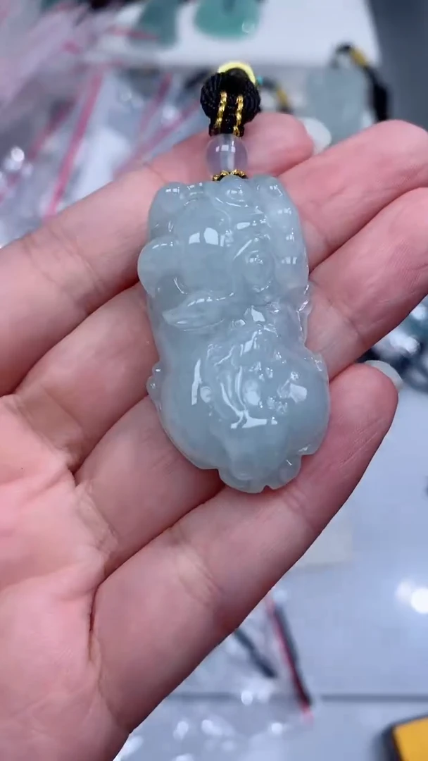 颈饰未镶嵌翡翠吊坠