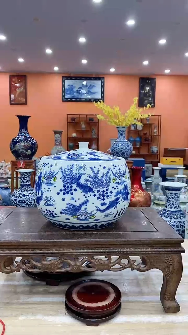 摆件青花鱼藻纹高22CM储物罐