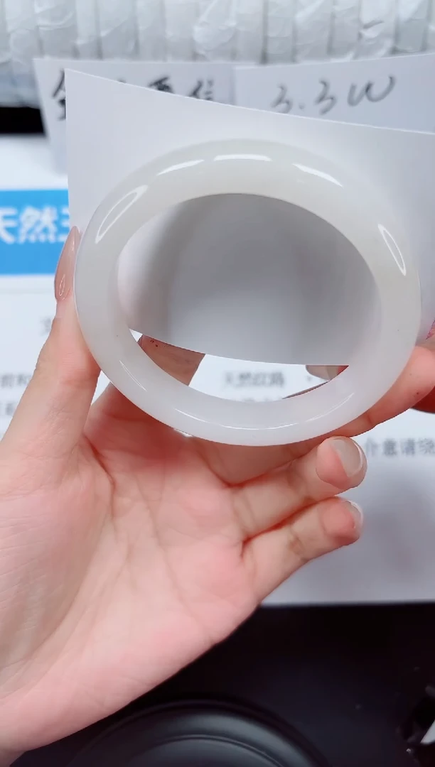 未镶嵌手镯石英质玉210-56