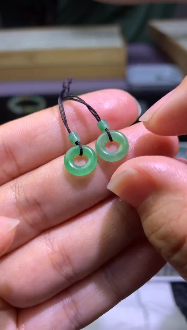 定制翡翠未镶嵌毛货