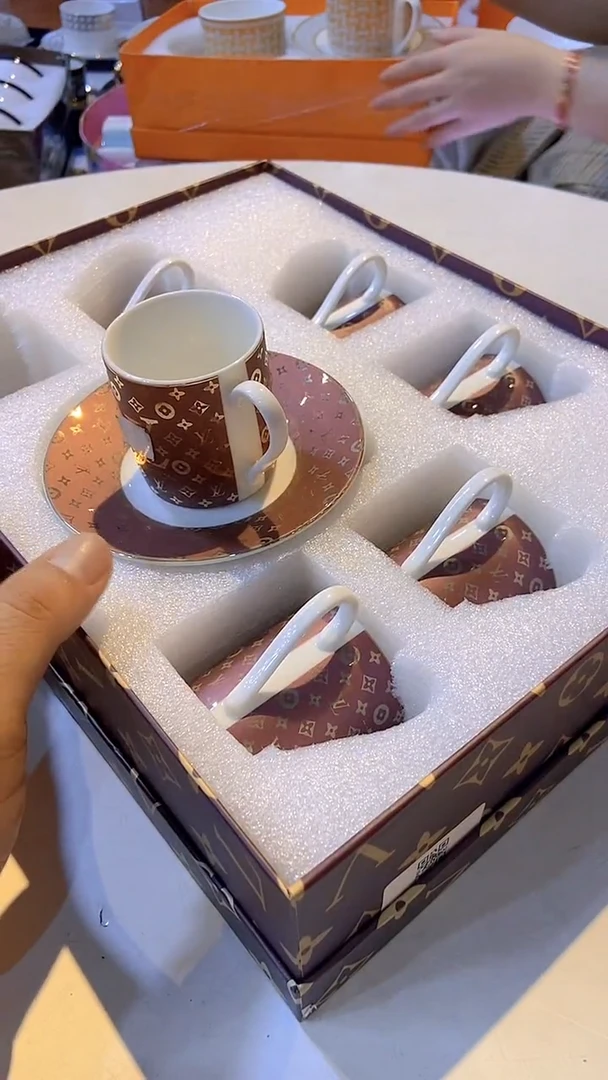 杯鸿辉家品牌瓷器，京东包邮！