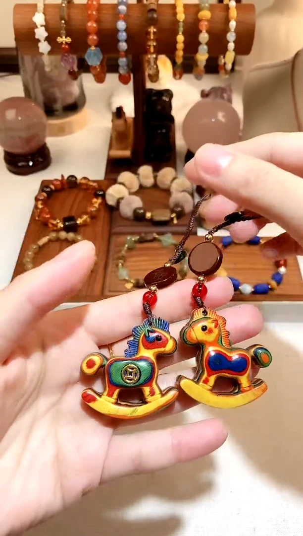 檀香木把件彩虹木小马包挂 多样性发一