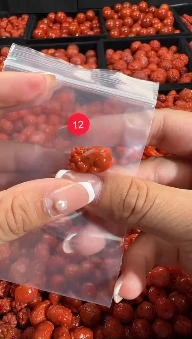 颈饰未镶嵌南红玛瑙1