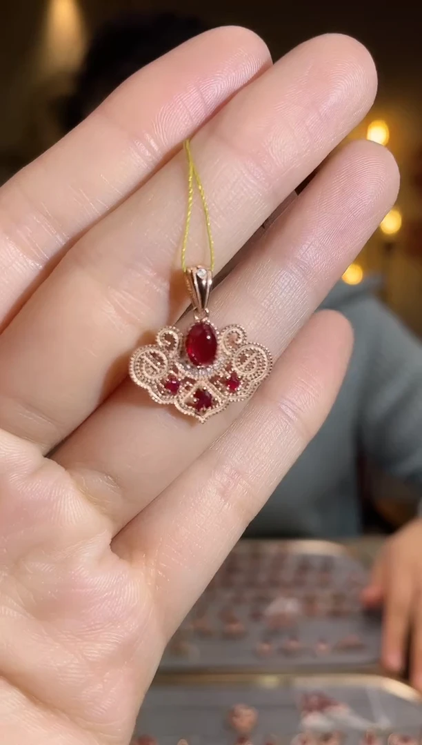 银S925镶嵌颈饰红宝石颈饰