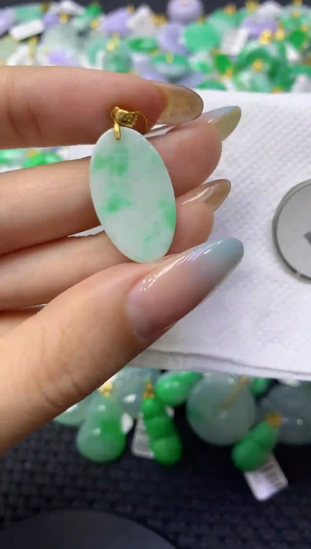 颈饰未镶嵌翡翠天然缅甸翡翠A货