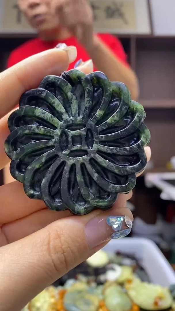 未镶嵌岫玉挂件