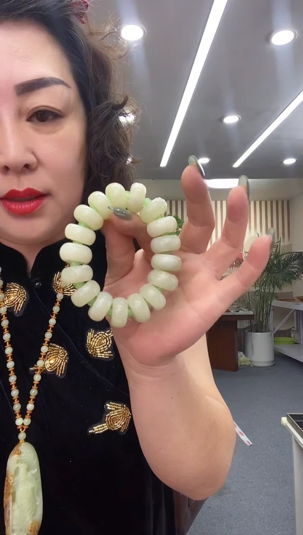 未镶嵌蛇纹石玉手串多样式发货随机发一
