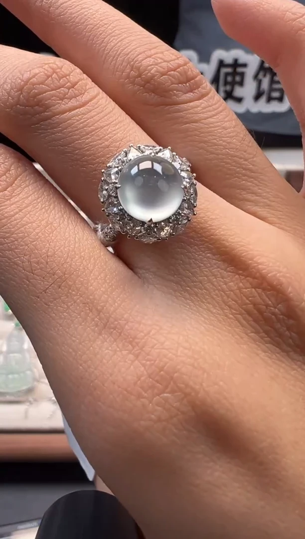 18K金镶嵌戒指翡翠 缅甸珠宝严选