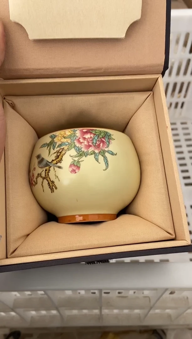 杯无运费险有瑕疵的摄影的产品有使用过的痕迹有点脏介意勿拍