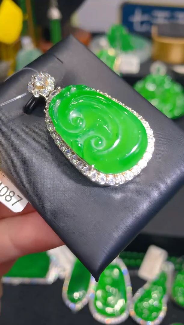 【闪购商品】翡翠颈饰银S925镶嵌59一季