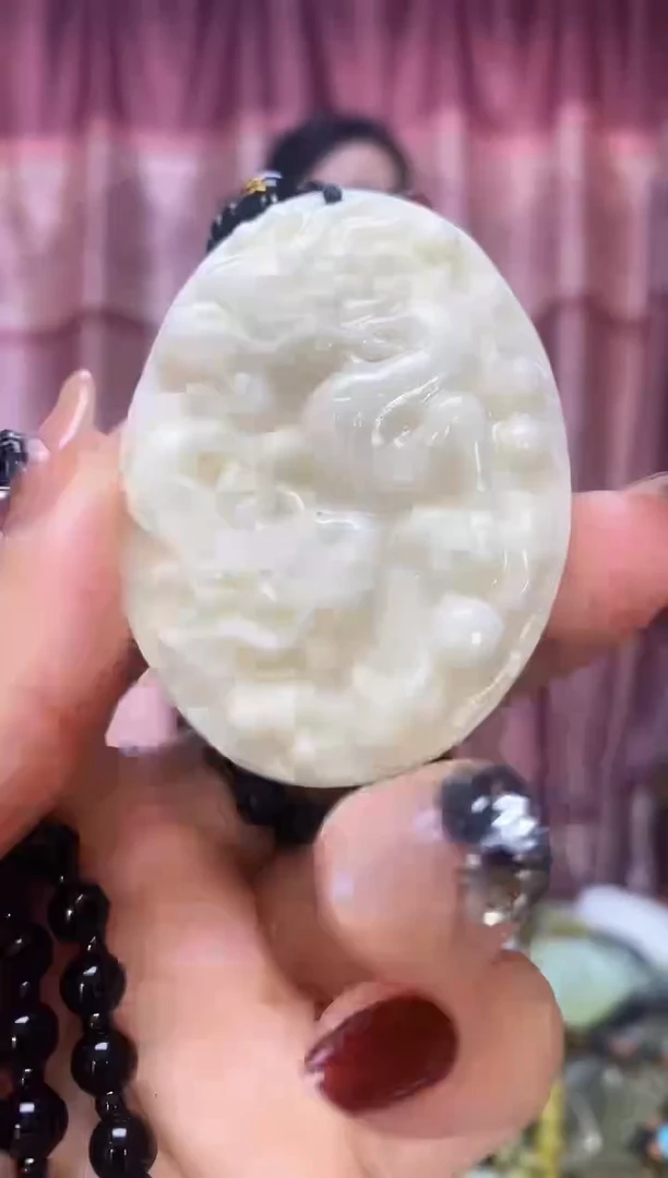 未镶嵌蛇纹石玉吊坠