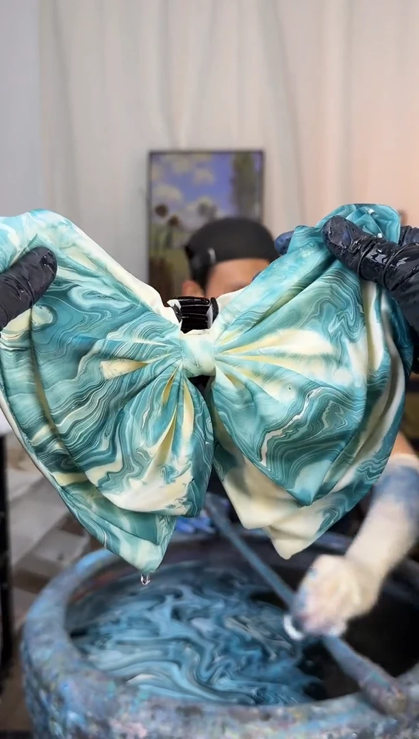 094 青花破若 三层蝴蝶抓夹