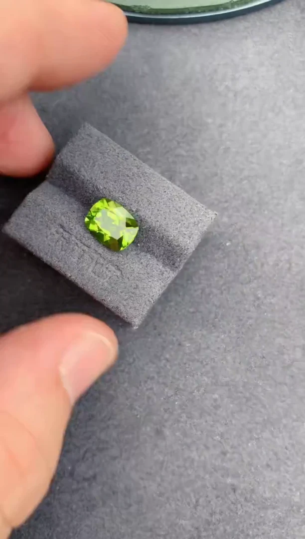 未镶嵌裸石定制橄榄石2.5ct 橄榄石 定制