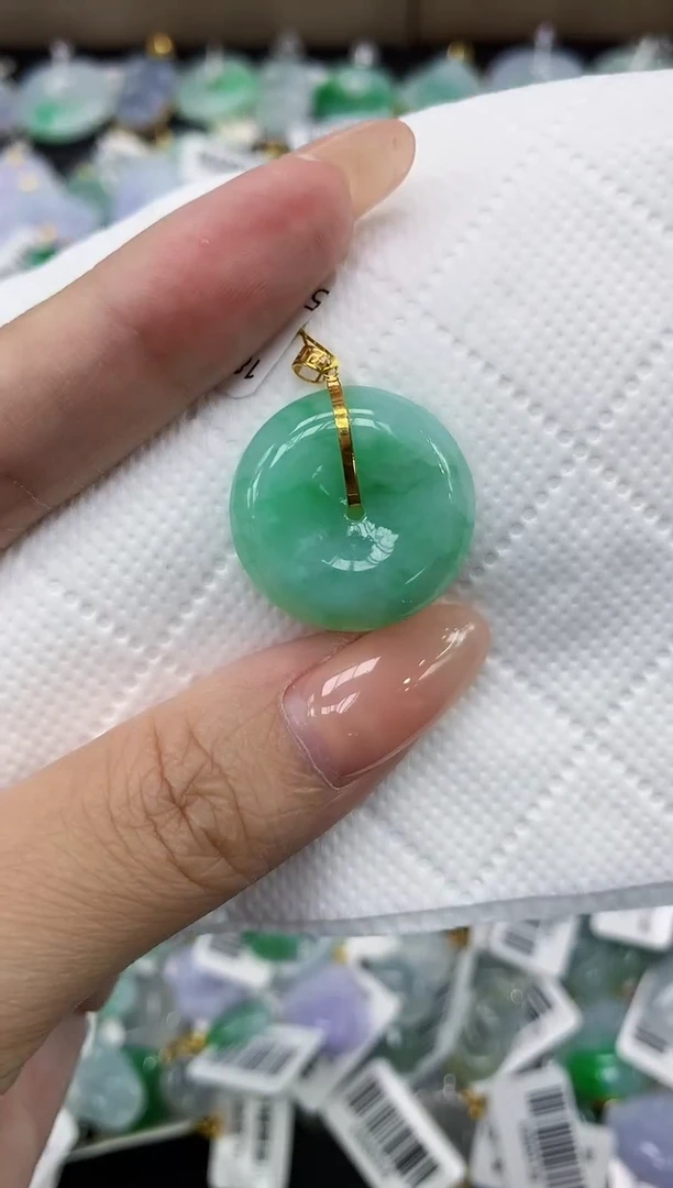 颈饰18K金镶嵌翡翠11111111111