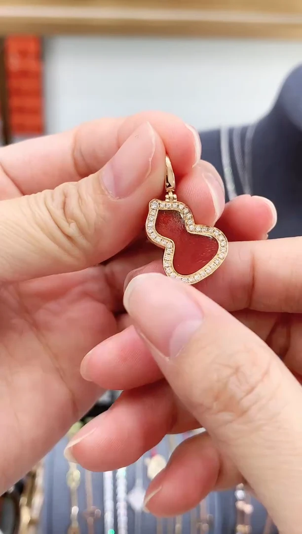 【闪购商品】钻石吊坠(不含链)18K金镶嵌18k金葫芦钻石吊坠