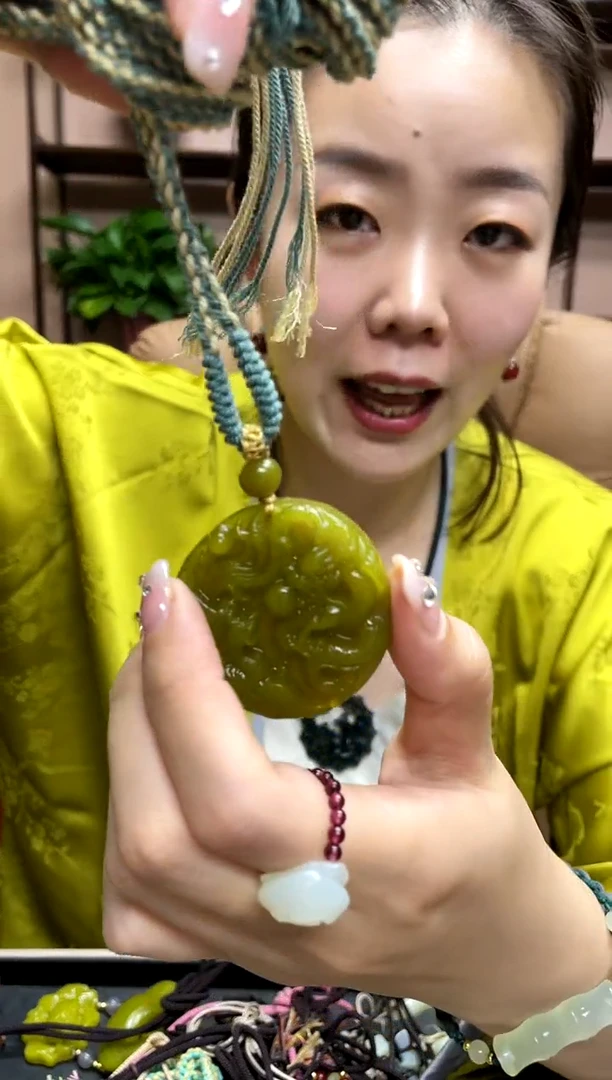 【闪购商品】岫玉吊坠未镶嵌多样性发货其中发一