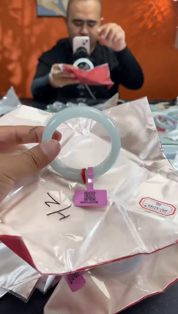 未镶嵌手镯翡翠58