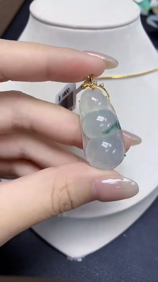 翡翠18K金镶嵌颈饰天然缅甸翡翠A货