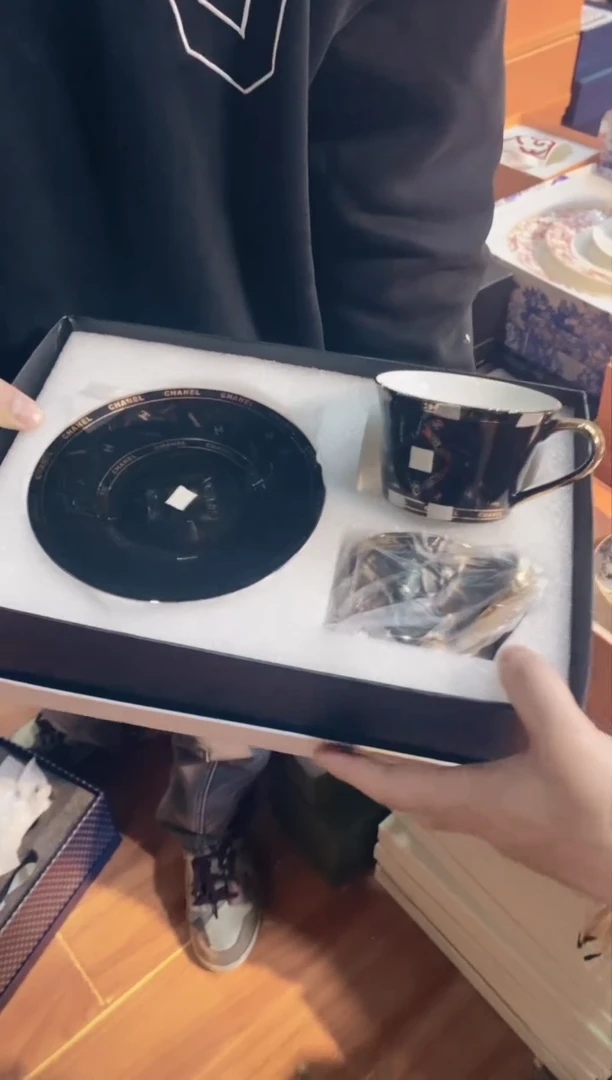 【闪购商品】杯鸿辉家品牌瓷器，京东包邮！