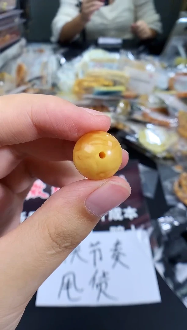 蜜蜡未镶嵌珠宝奇石1