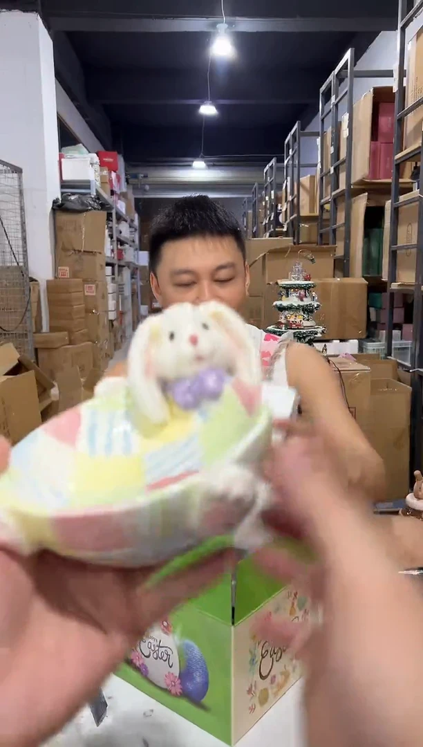 瓷片绿色原盒兔子碗