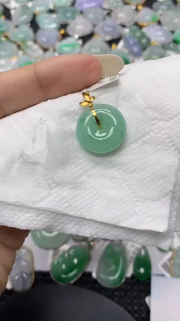 颈饰18K金镶嵌翡翠11111111111