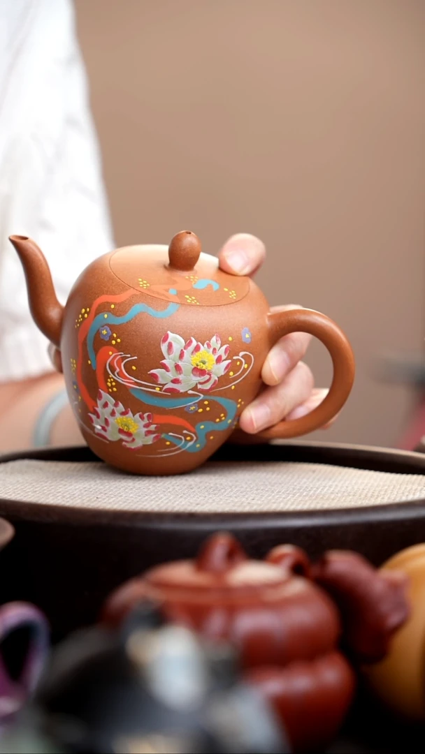 茶壶紫砂金砂段泥美人肩泥绘荷花