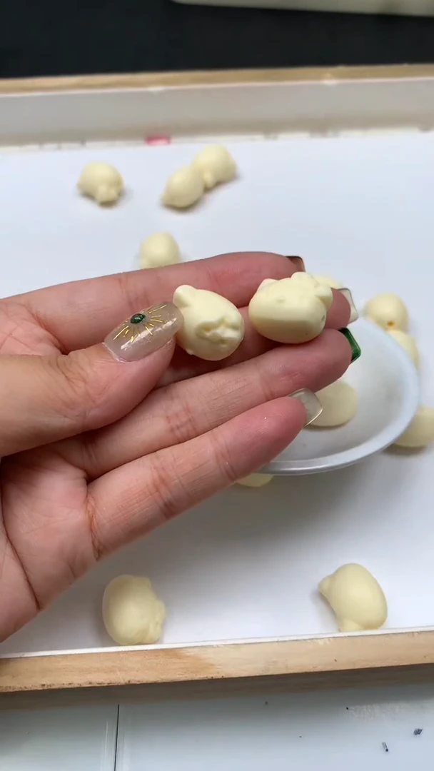 菩提散珠E914 牙牙 果 猫头15*18mm 2个5.8元