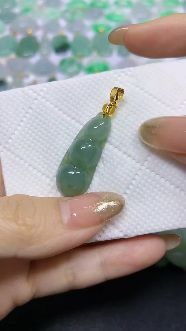 颈饰未镶嵌翡翠A货