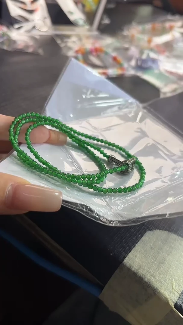 翡翠未镶嵌颈饰100638919