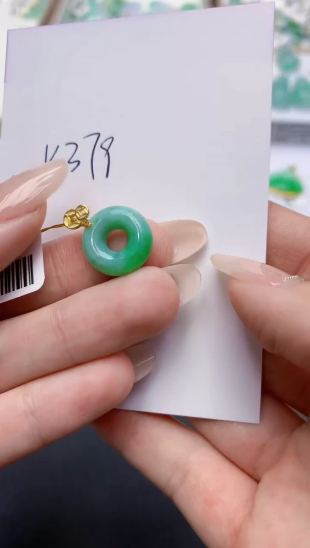 翡翠未镶嵌颈饰天然缅甸翡翠A货