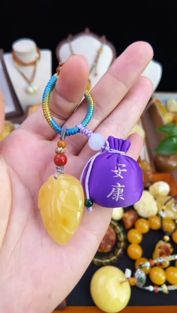 琥珀未镶嵌珠宝奇石柒月