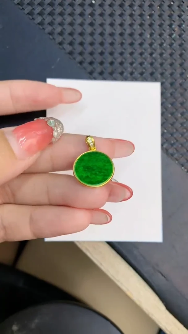 颈饰未镶嵌翡翠1